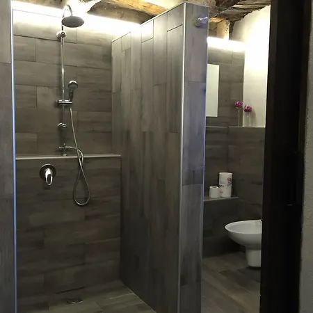 Couette-café Leamorine White House Predappio