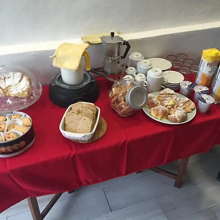 Leamorine White House Predappio