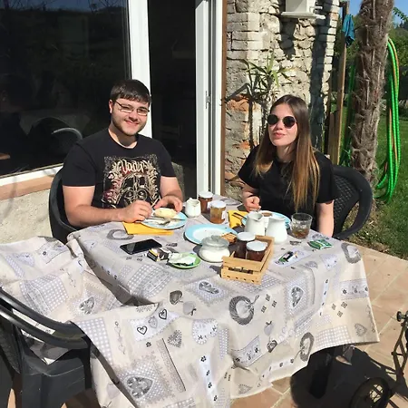 Leamorine White House