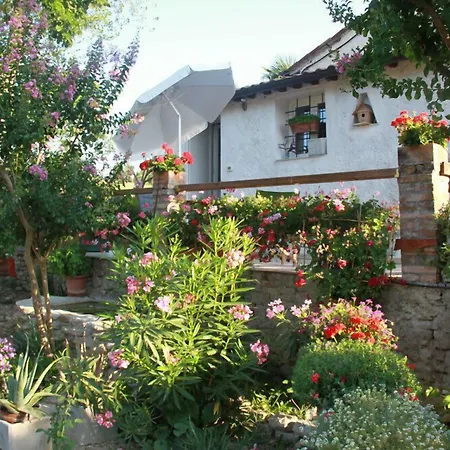 Leamorine White House Bed and Breakfast Predappio