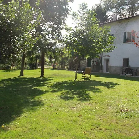 Leamorine White House Couette-café 3*