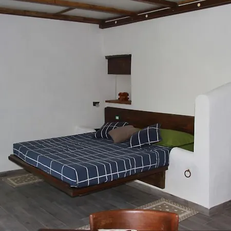 Leamorine White House