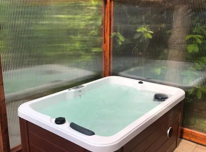 Bed & Breakfast Leamorine White House