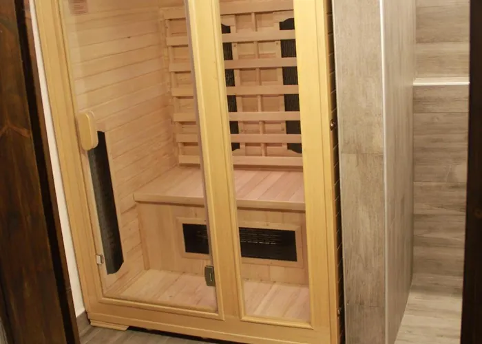 Leamorine White House 3*