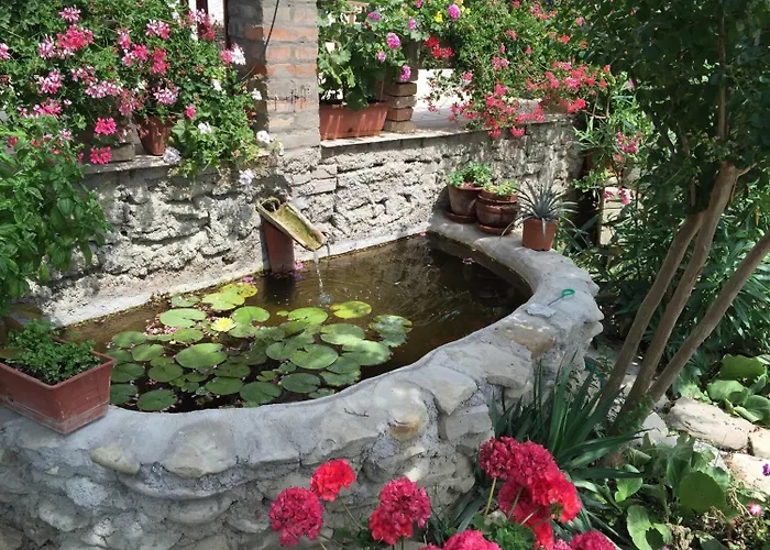 Leamorine White House Bed & Breakfast