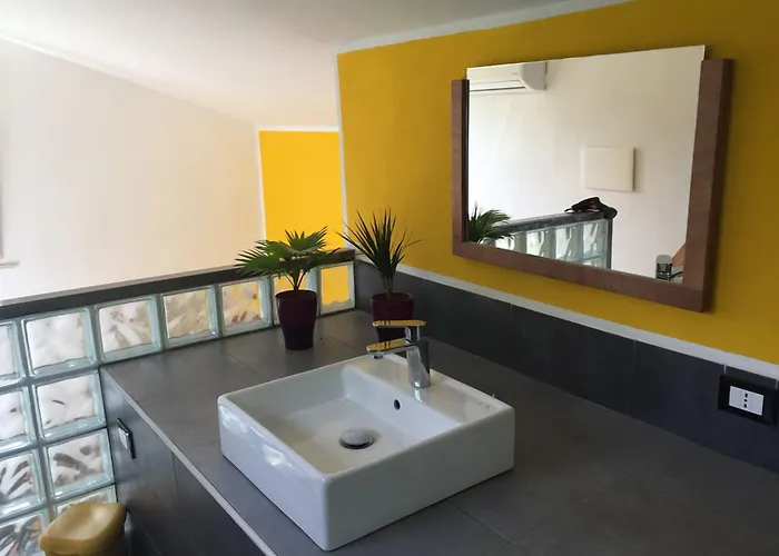 Leamorine White House